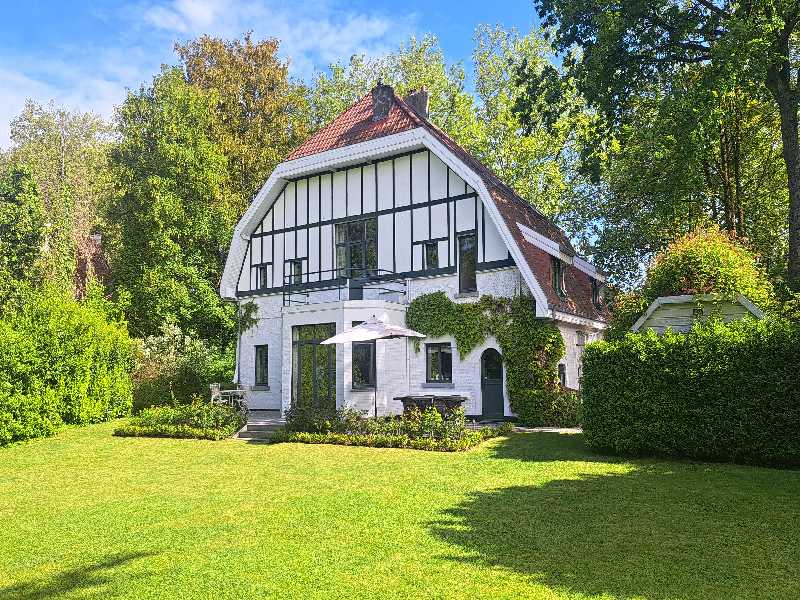 Élégante villa de 1920 — Waterloo